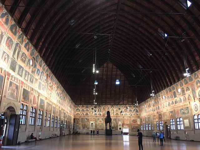 Salone-1.jpg