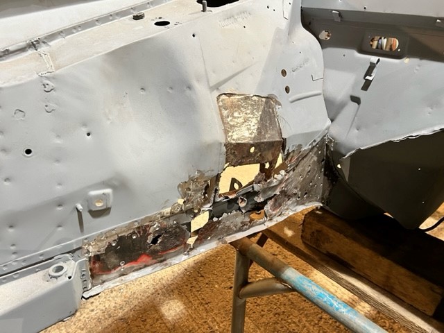 under the front fender right side 2.jpg