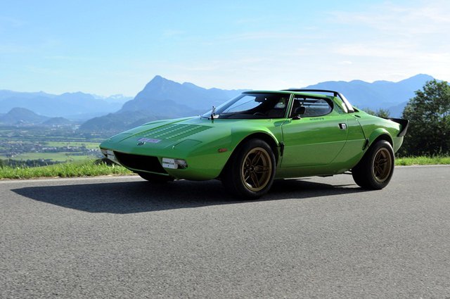 Stratos-3-4-vorne.JPG (164.31 KiB) 8140 mal betrachtet Stratos 3/4 vorne