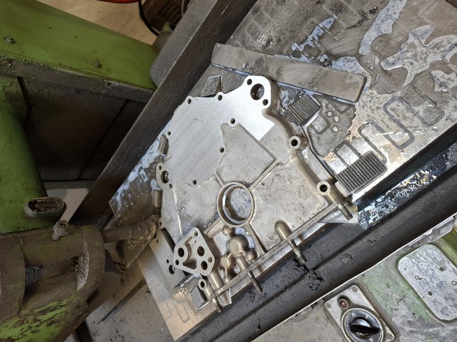 Stirndeckel planschleifen - fertig